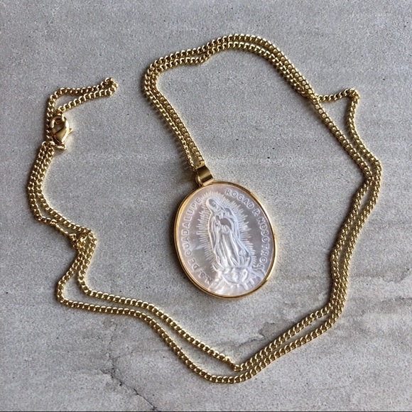 RESTOCKING⭐️14KGold MotherMary Shell Necklace - Picture 4 of 8